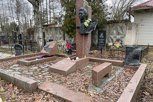 Могила Героя Советского Союза Зеньковой Е. С. на кладбище Мазурино в Витебске, фото Могила Героя Советского Союза Зеньковой Е. С. на кладбище Мазурино в Витебске, фото